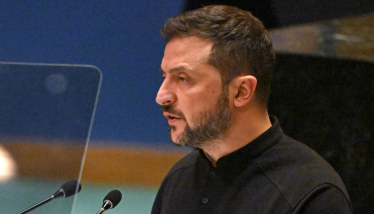 katastrofa-na-zapade-zajavili-o-strannom-povedenii-zelenskogo-v-ssha-e88d701