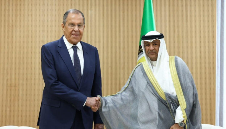 lavrov-vstretilsja-v-er-rijade-s-glavoj-mid-saudovskoj-aravii-ffa7ad4