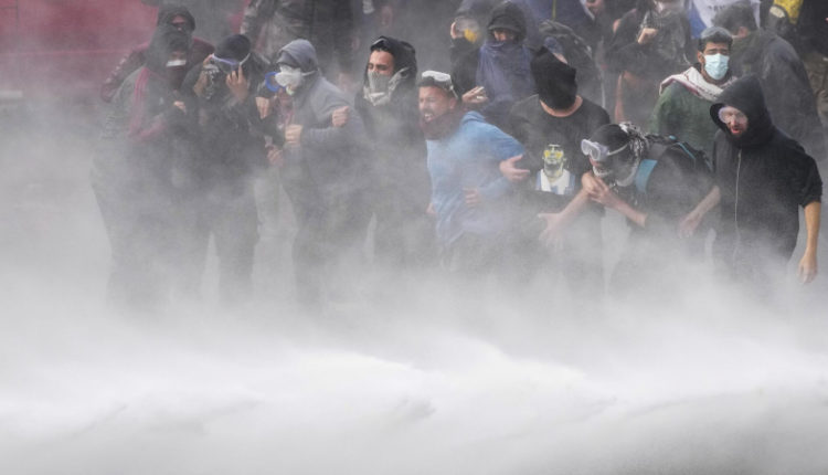 parlament-argentiny-ne-smog-preodolet-veto-na-zakonoproekt-o-pensijah-ed31439