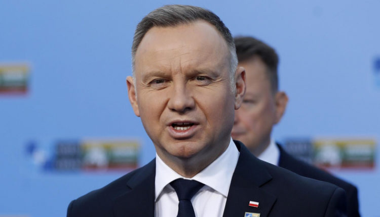 prezident-polshi-napomnil-ukraine-o-sotrudnichestve-s-gitlerom-7b73af4