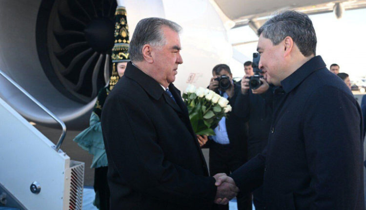 prezident-tadzhikistana-emomali-rahmon-pribyl-s-rabochim-vizitom-v-kazahstan-d53f9a6