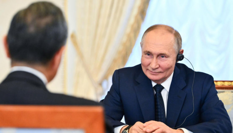 putin-napomnil-van-i-chto-budet-zhdat-si-czinpina-na-sammite-briks-0f0f2b3