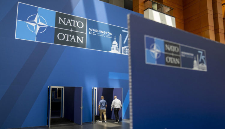 ssha-i-britanija-namereny-eshhe-bolshe-usilit-nato-zajavil-blinken-c5416f4