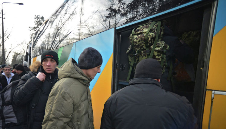 sudy-na-ukraine-peregruzheny-iz-za-zhalob-na-povestki-rasskazal-jurist-353e535