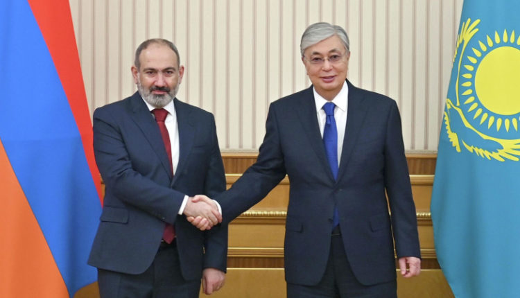 tokaev-pozdravil-nikola-pashinjana-s-dnem-nezavisimosti-respubliki-armenija-fe82578