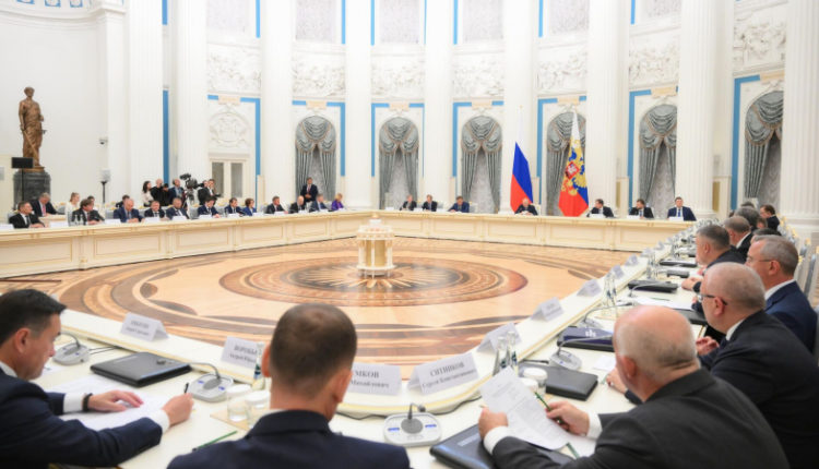 vlasti-podderzhat-usilija-regionov-v-eksportnoj-sfere-zajavil-putin-b592e3b