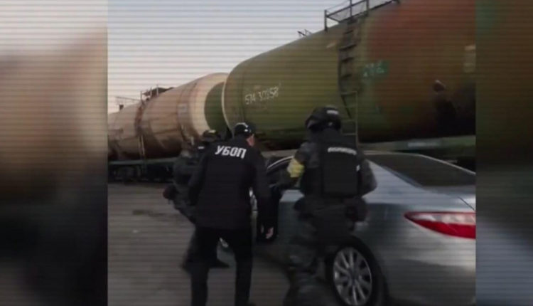 bolee-10-vagonov-s-nefteproduktami-pytalis-nezakonno-vyvezti-iz-kazahstana-aed3fc6