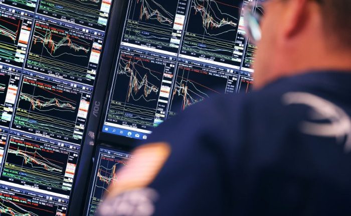 dow-jones-v-pjatnicu-dostig-rekorda-na-dannyh-s-rynka-truda-59a9041