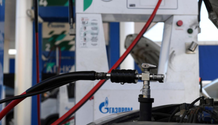lenoblast-i-gazprom-dogovorilis-razvivat-rynok-gazomotornogo-topliva-93611bc
