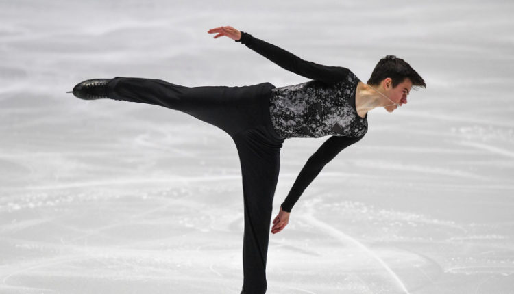 kazahstanskij-figurist-mihail-shajdorov-stal-tretim-v-korotkoj-programme-v-finale-gran-pri-a496529