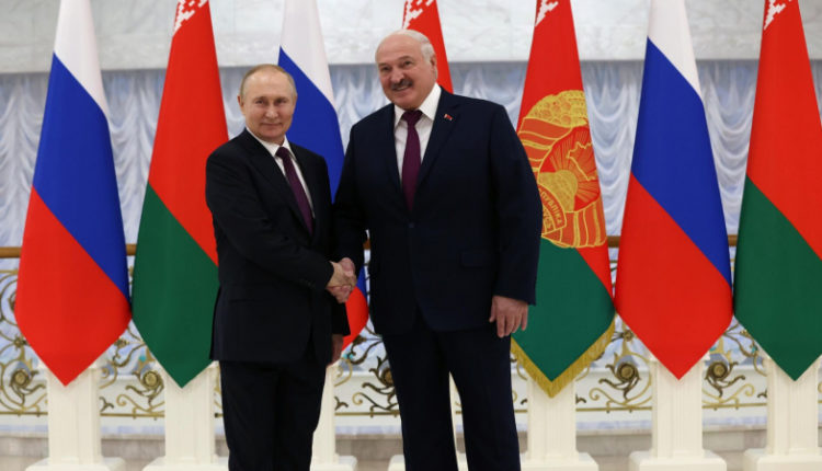 lukashenko-poprosil-razmestit-v-belarusi-oreshnik-putin-soglasilsja-31fe6dd