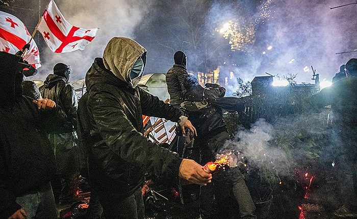 na-akcii-protesta-v-tbilisi-zaderzhany-grazhdane-rf-belorussii-i-ssha-7a56ce2