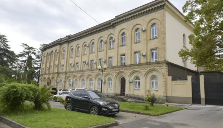 parlament-abhazii-sobralsja-na-sessiju-o-rassmotrenii-soglashenija-s-rossiej-15edfe6