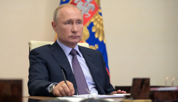 putin-prizval-obespechit-nizkie-izderzhki-dlja-rublja-v-mezhdunarodnyh-raschetah-300532d