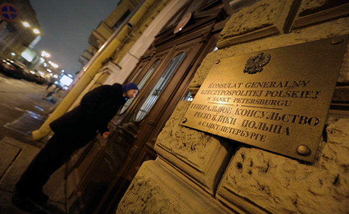 rossija-zakryvaet-genkonsulstvo-polshi-v-peterburge-i-vydvorjaet-treh-diplomatov-fbe7ce6