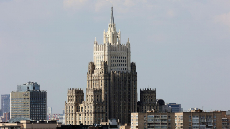 Российская экономика приспособилась к санкциям, заявили в МИД