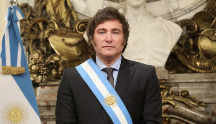 shokovaja-terapija-kak-haver-milej-ekonomiku-argentiny-do-recessii-dovel-53974e6