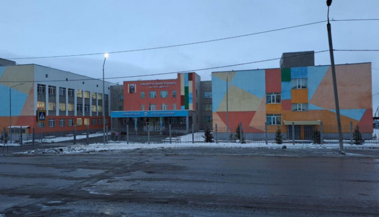tri-shkolnika-postradali-v-petropavlovske-iz-za-ruhnuvshej-s-potolka-shtukaturki-696a681