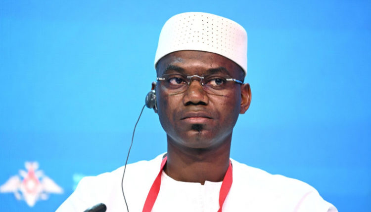 mali-vdohnovljaet-borba-rossii-s-nacizmom-zajavil-glava-mo-kamara-8baa1cd